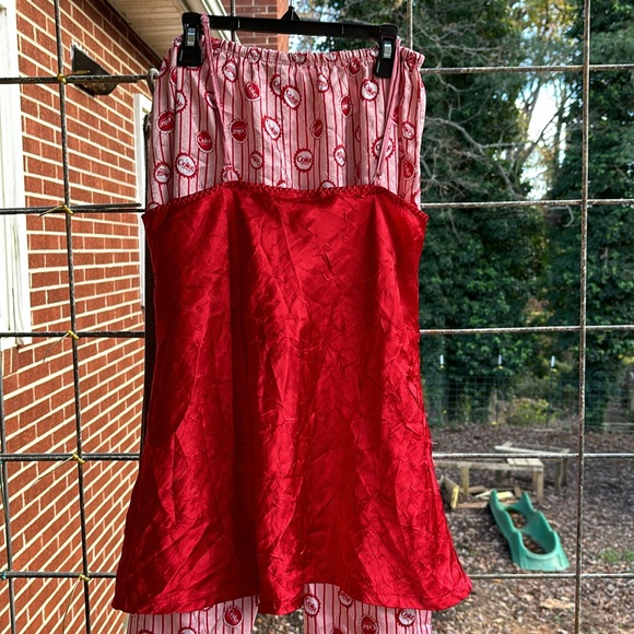 Coca-Cola Red Summer Pajama Spaghetti Strap Top V-Neck Wrinkle Material Jrs XL - Picture 7 of 16